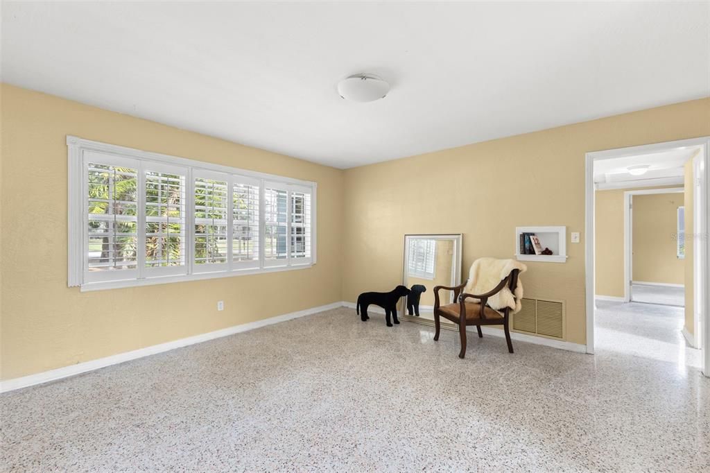 For Sale: $499,900 (4 beds, 2 baths, 2276 Square Feet)