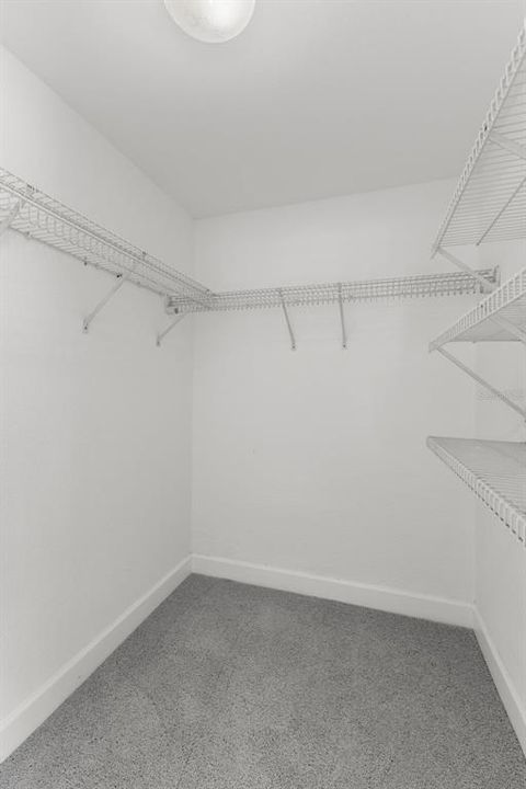 For Sale: $499,900 (4 beds, 2 baths, 2276 Square Feet)