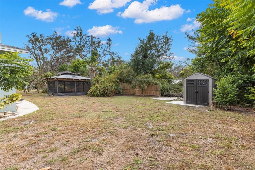 For Sale: $499,900 (4 beds, 2 baths, 2276 Square Feet)