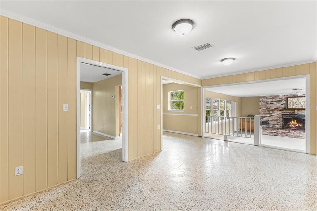 For Sale: $499,900 (4 beds, 2 baths, 2276 Square Feet)