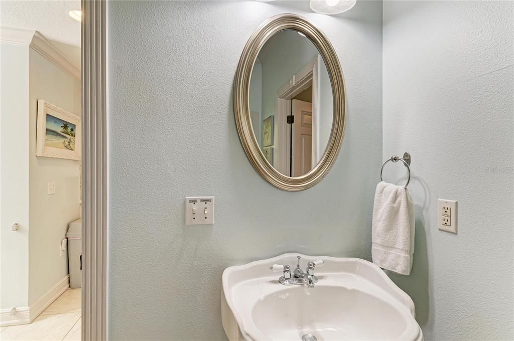 For Sale: $1,550,000 (3 beds, 3 baths, 2200 Square Feet)