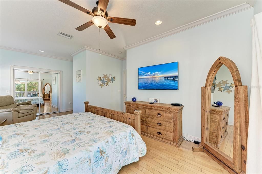 For Sale: $1,550,000 (3 beds, 3 baths, 2200 Square Feet)