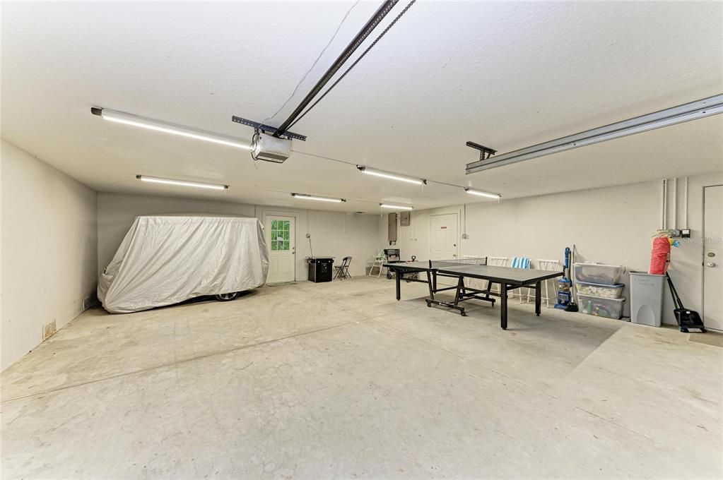 For Sale: $1,550,000 (3 beds, 3 baths, 2200 Square Feet)