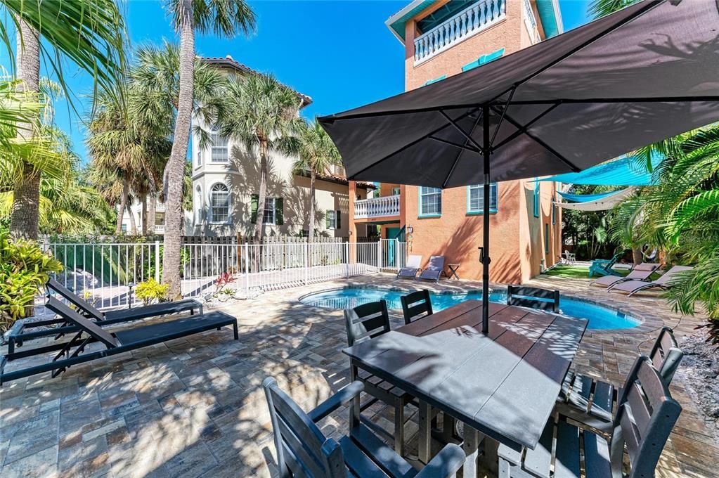 For Sale: $1,550,000 (3 beds, 3 baths, 2200 Square Feet)