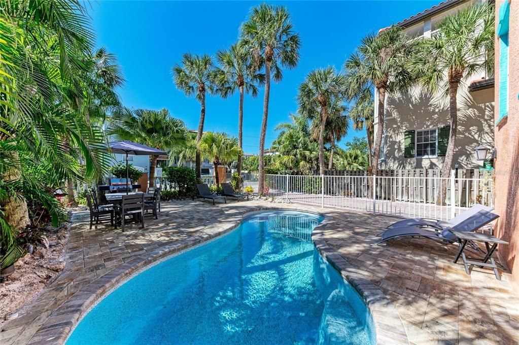 For Sale: $1,550,000 (3 beds, 3 baths, 2200 Square Feet)