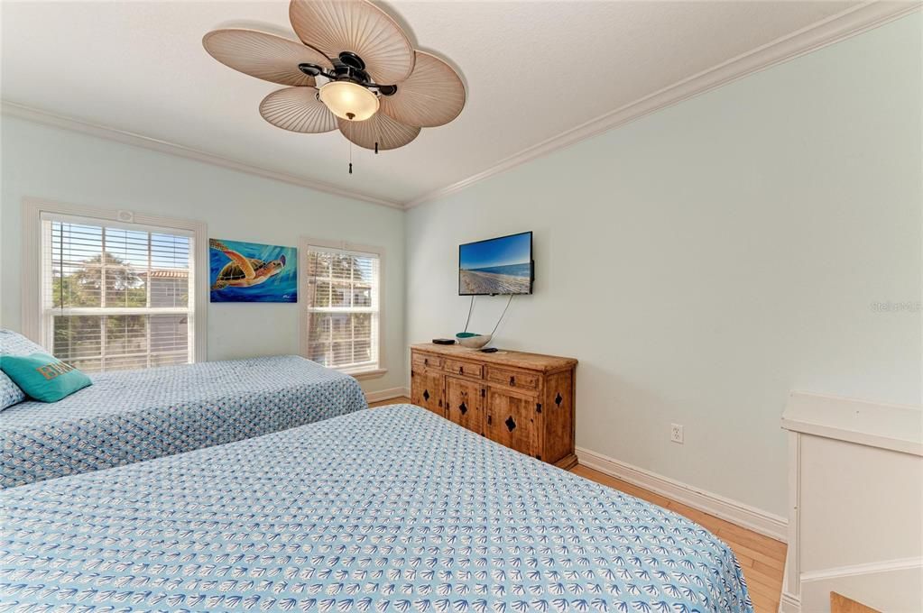 For Sale: $1,550,000 (3 beds, 3 baths, 2200 Square Feet)