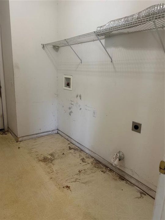 合同活跃: $575,000 (3 贝兹, 2 浴室, 2582 平方英尺)