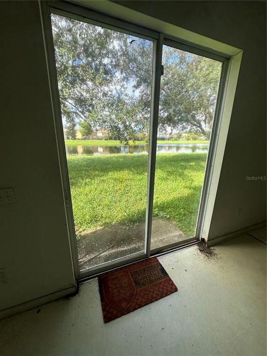 合同活跃: $575,000 (3 贝兹, 2 浴室, 2582 平方英尺)