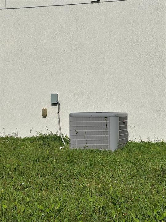 合同活跃: $575,000 (3 贝兹, 2 浴室, 2582 平方英尺)