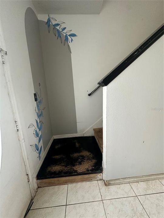 合同活跃: $575,000 (3 贝兹, 2 浴室, 2582 平方英尺)