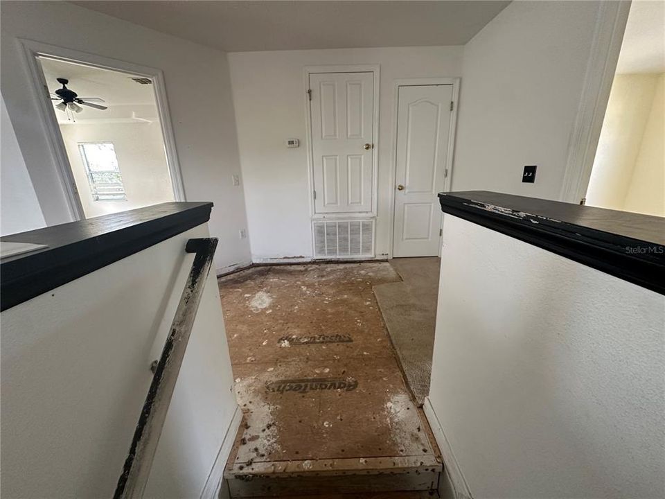 合同活跃: $575,000 (3 贝兹, 2 浴室, 2582 平方英尺)