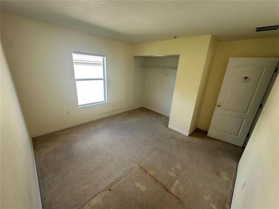 合同活跃: $575,000 (3 贝兹, 2 浴室, 2582 平方英尺)