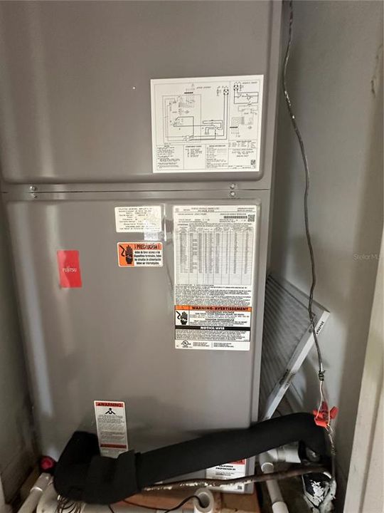 合同活跃: $575,000 (3 贝兹, 2 浴室, 2582 平方英尺)