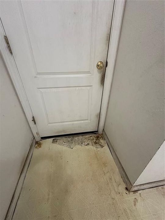 合同活跃: $575,000 (3 贝兹, 2 浴室, 2582 平方英尺)