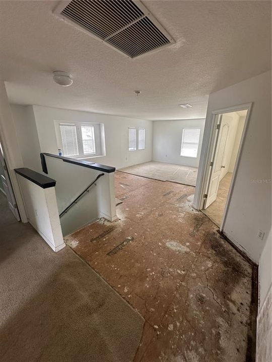 合同活跃: $575,000 (3 贝兹, 2 浴室, 2582 平方英尺)