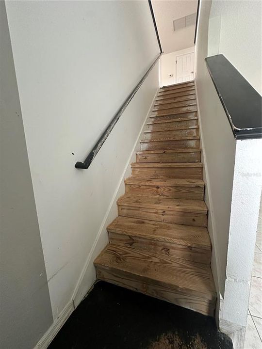 合同活跃: $575,000 (3 贝兹, 2 浴室, 2582 平方英尺)