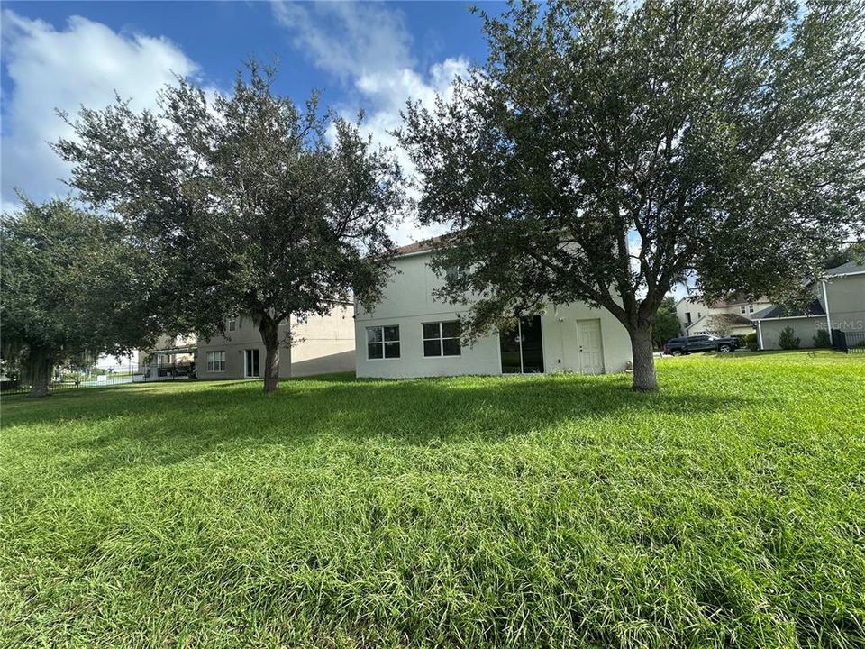 合同活跃: $575,000 (3 贝兹, 2 浴室, 2582 平方英尺)