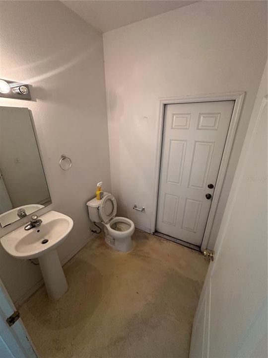 合同活跃: $575,000 (3 贝兹, 2 浴室, 2582 平方英尺)