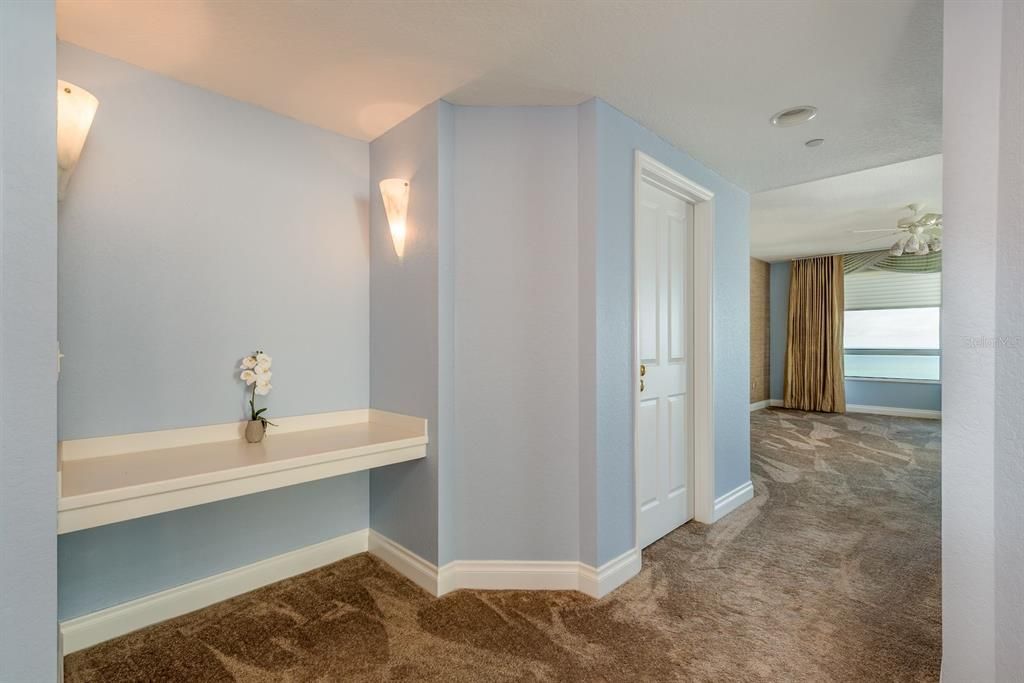 For Sale: $1,995,000 (3 beds, 3 baths, 2521 Square Feet)