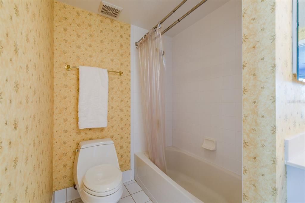 For Sale: $1,995,000 (3 beds, 3 baths, 2521 Square Feet)