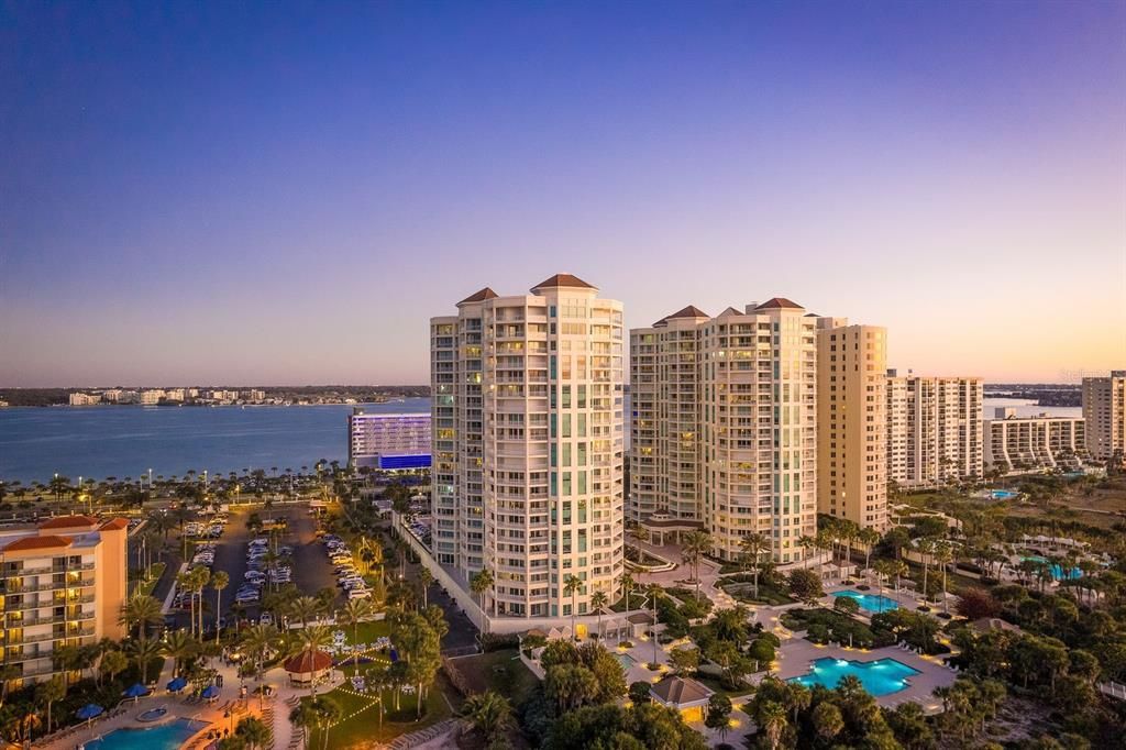 For Sale: $1,995,000 (3 beds, 3 baths, 2521 Square Feet)