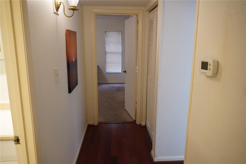 For Sale: $129,999 (2 beds, 2 baths, 1015 Square Feet)