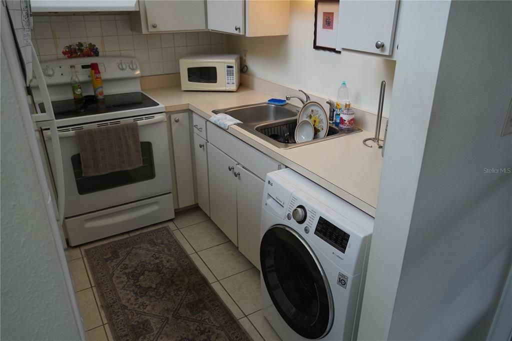 For Sale: $129,999 (2 beds, 2 baths, 1015 Square Feet)