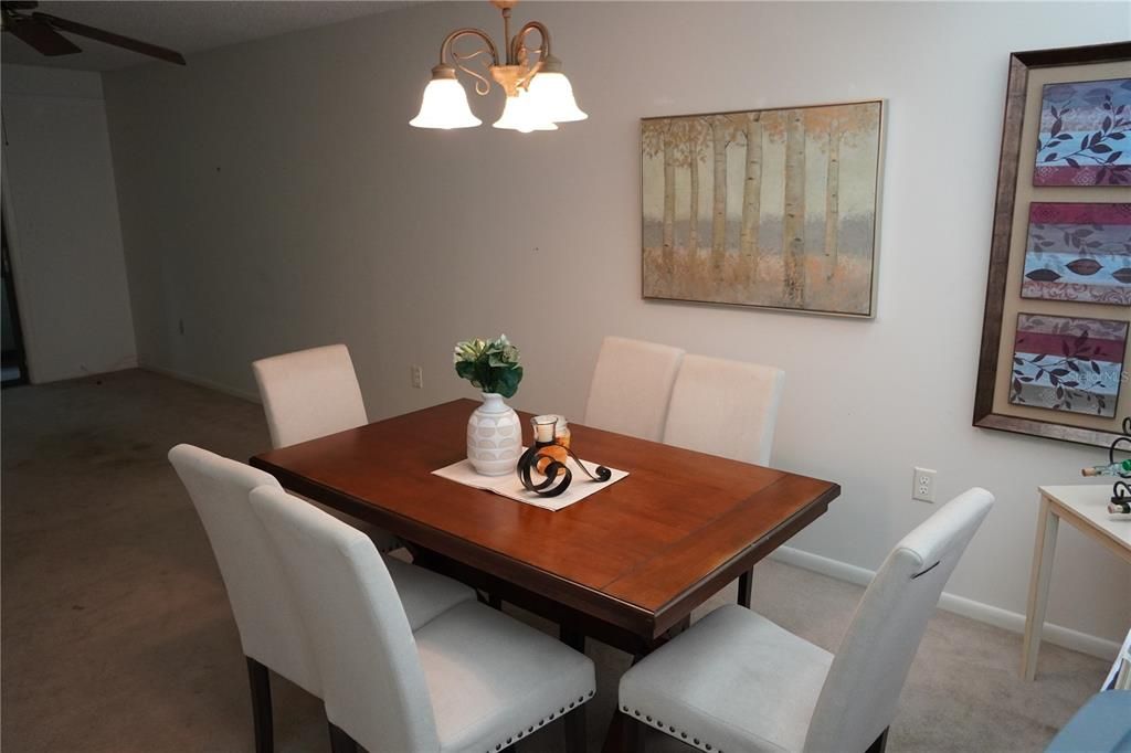 For Sale: $129,999 (2 beds, 2 baths, 1015 Square Feet)