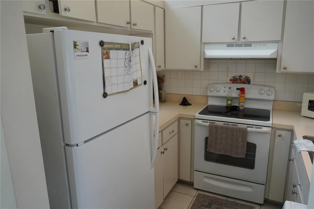 For Sale: $129,999 (2 beds, 2 baths, 1015 Square Feet)