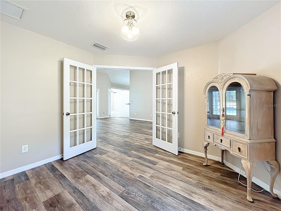 Active With Contract: $649,000 (3 beds, 2 baths, 2252 Square Feet)