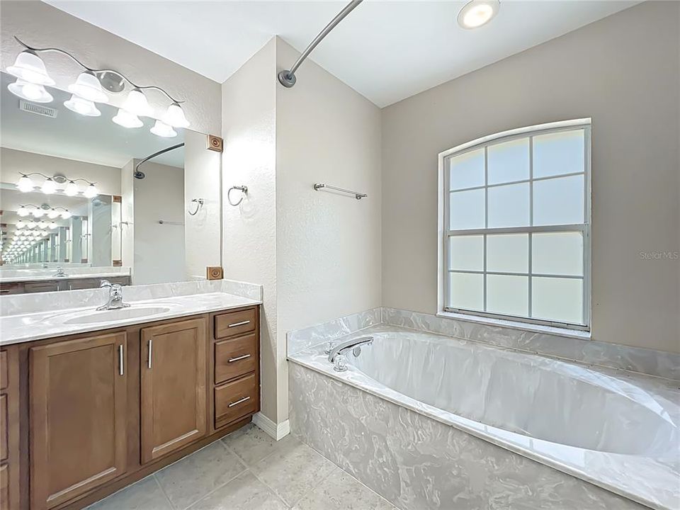 Active With Contract: $649,000 (3 beds, 2 baths, 2252 Square Feet)