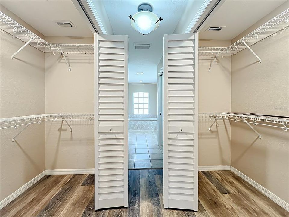 Active With Contract: $649,000 (3 beds, 2 baths, 2252 Square Feet)