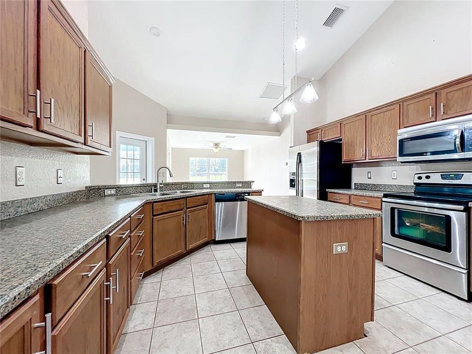 Active With Contract: $649,000 (3 beds, 2 baths, 2252 Square Feet)