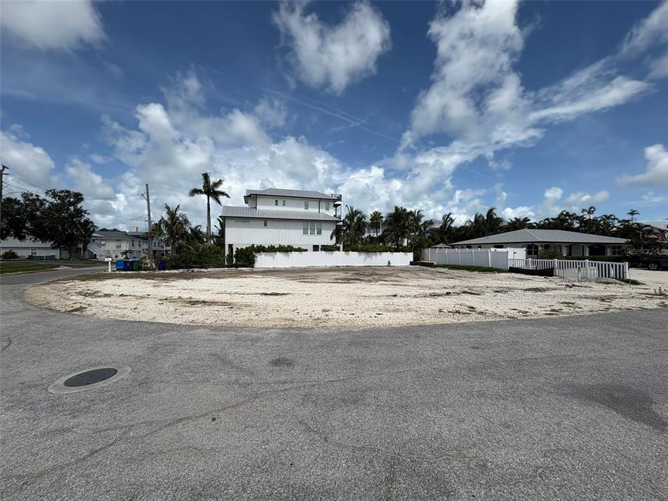 For Sale: $793,000 (0.17 acres)