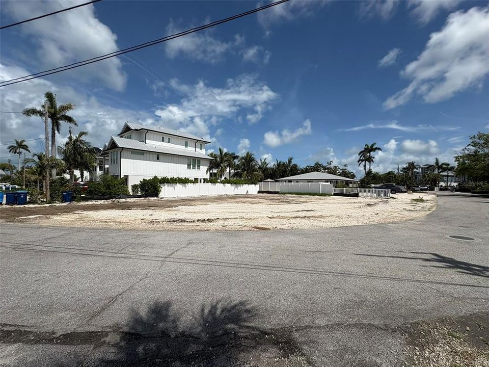 For Sale: $793,000 (0.17 acres)