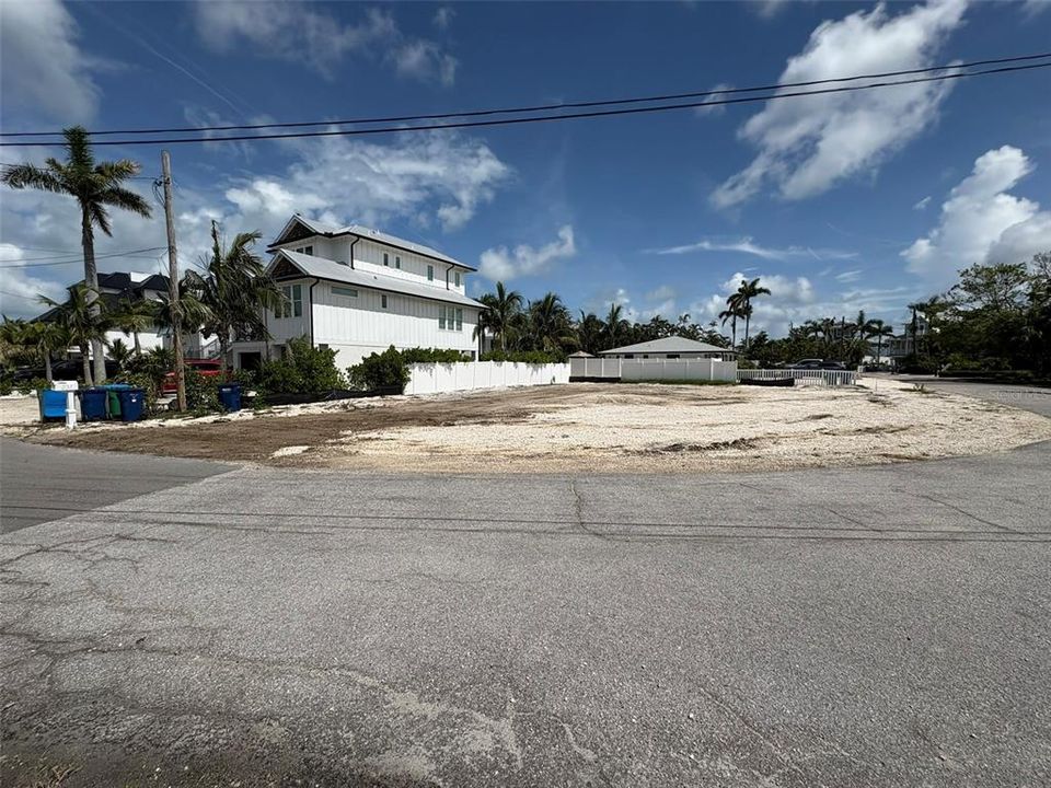 For Sale: $793,000 (0.17 acres)