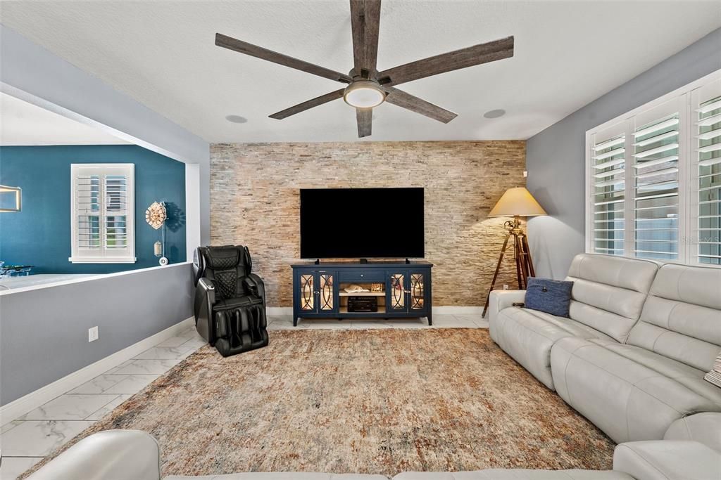 For Sale: $530,000 (4 beds, 2 baths, 2900 Square Feet)