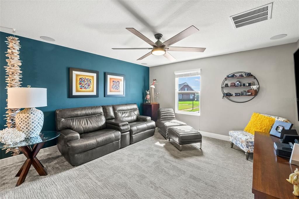 For Sale: $530,000 (4 beds, 2 baths, 2900 Square Feet)