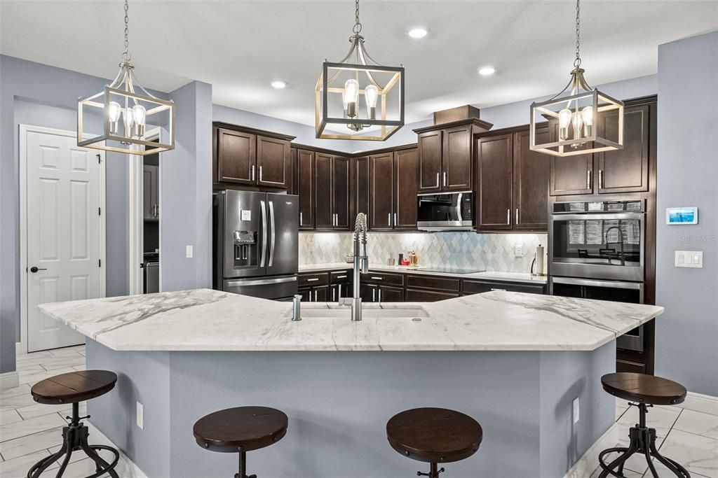 For Sale: $530,000 (4 beds, 2 baths, 2900 Square Feet)