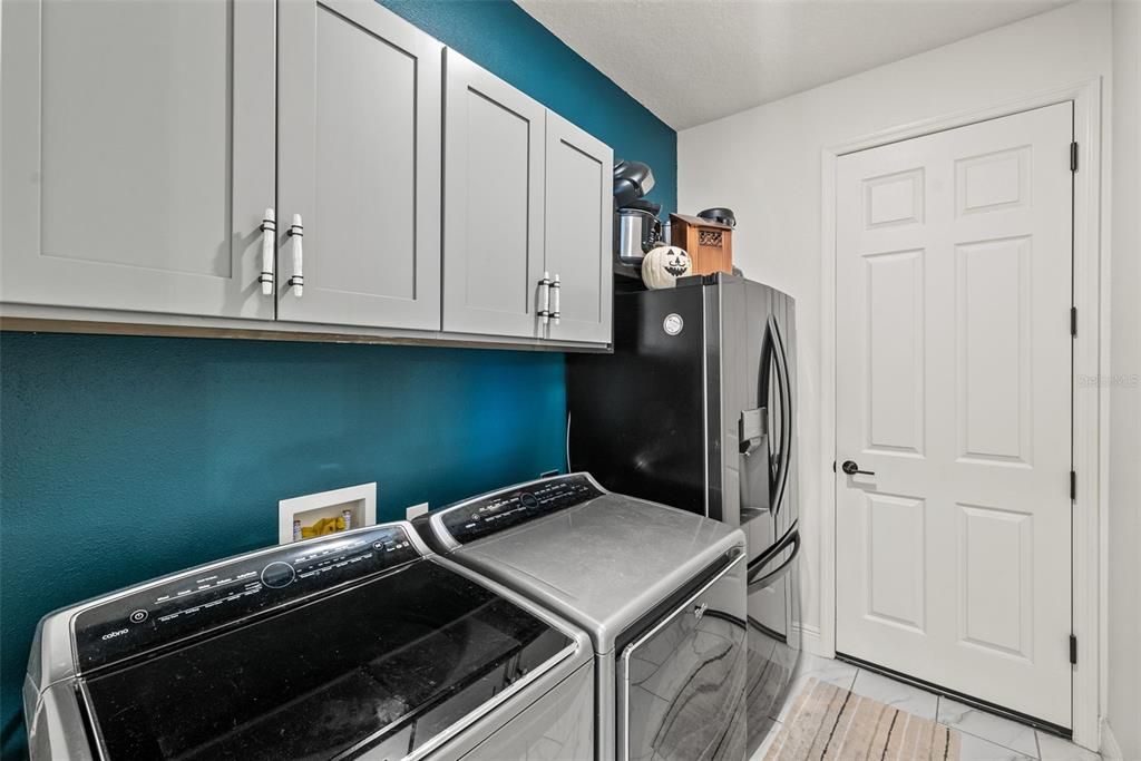 For Sale: $530,000 (4 beds, 2 baths, 2900 Square Feet)