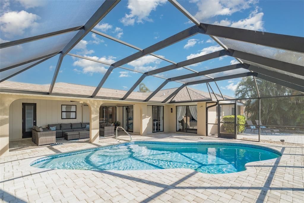 待售: $445,000 (3 贝兹, 2 浴室, 2233 平方英尺)