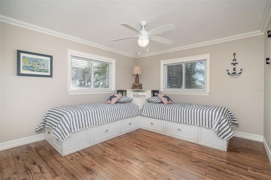 待售: $445,000 (3 贝兹, 2 浴室, 2233 平方英尺)