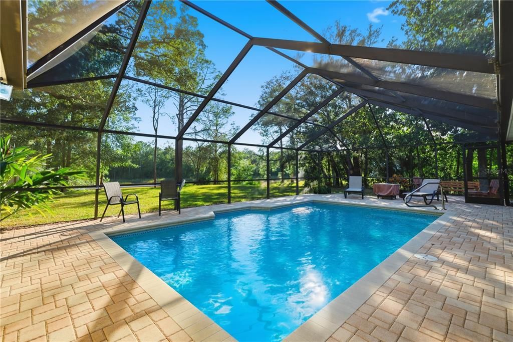 合同活跃: $349,900 (3 贝兹, 2 浴室, 1704 平方英尺)