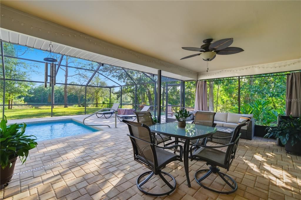 合同活跃: $349,900 (3 贝兹, 2 浴室, 1704 平方英尺)