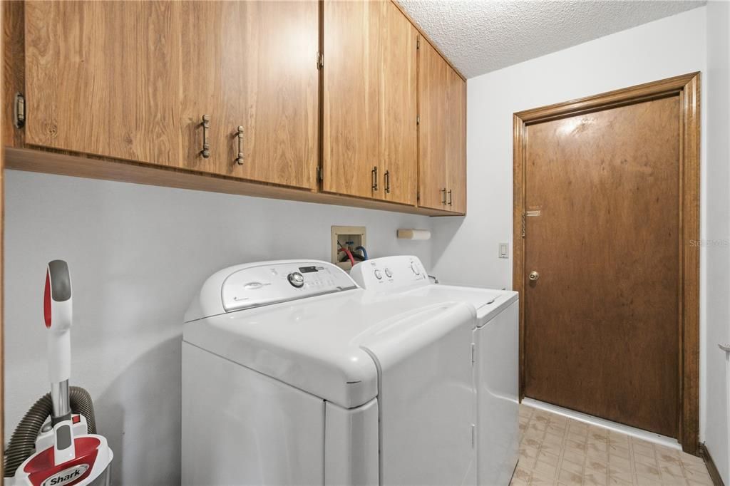 合同活跃: $349,900 (3 贝兹, 2 浴室, 1704 平方英尺)