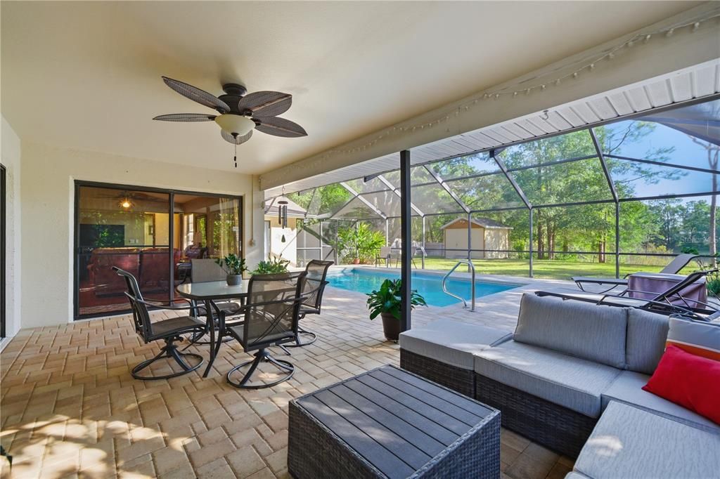 合同活跃: $349,900 (3 贝兹, 2 浴室, 1704 平方英尺)