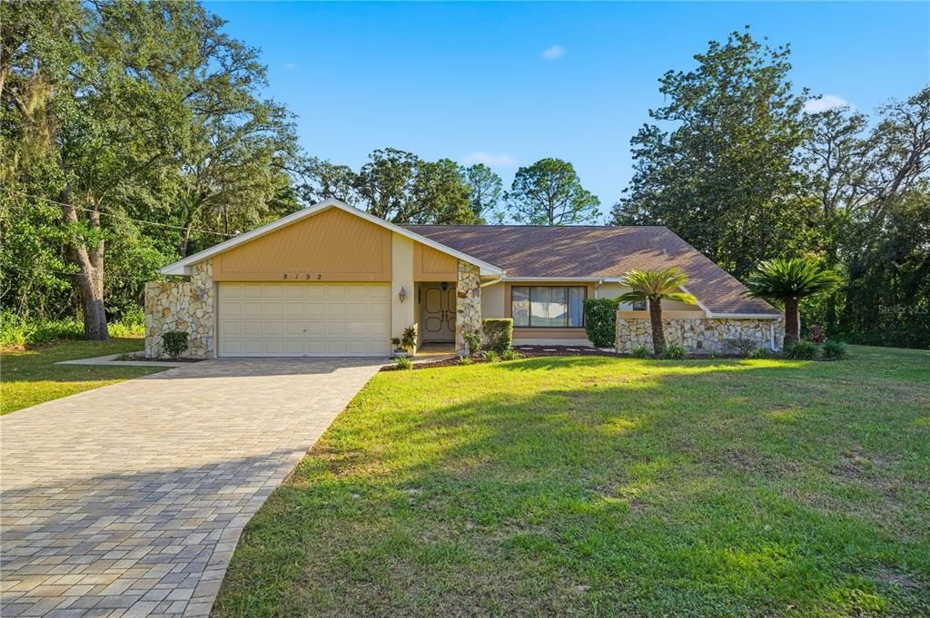 合同活跃: $349,900 (3 贝兹, 2 浴室, 1704 平方英尺)