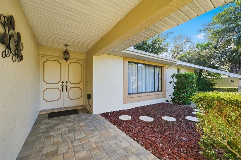 合同活跃: $349,900 (3 贝兹, 2 浴室, 1704 平方英尺)