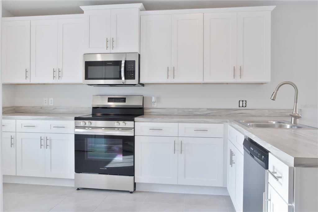 待售: $234,400 (3 贝兹, 2 浴室, 1478 平方英尺)