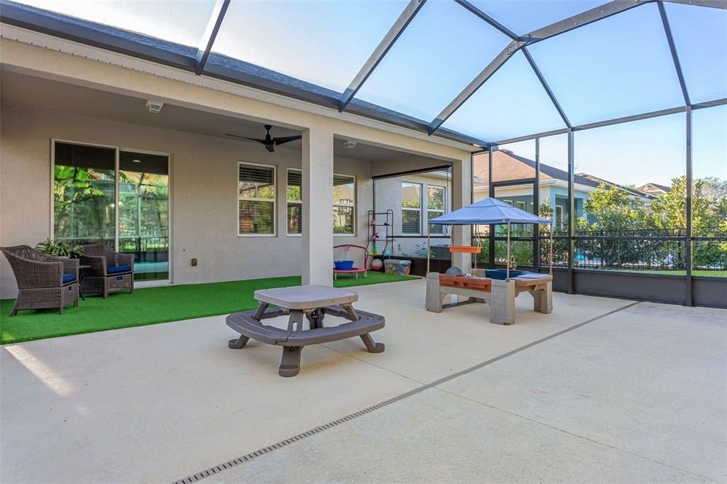 合同活跃: $524,900 (4 贝兹, 3 浴室, 2395 平方英尺)